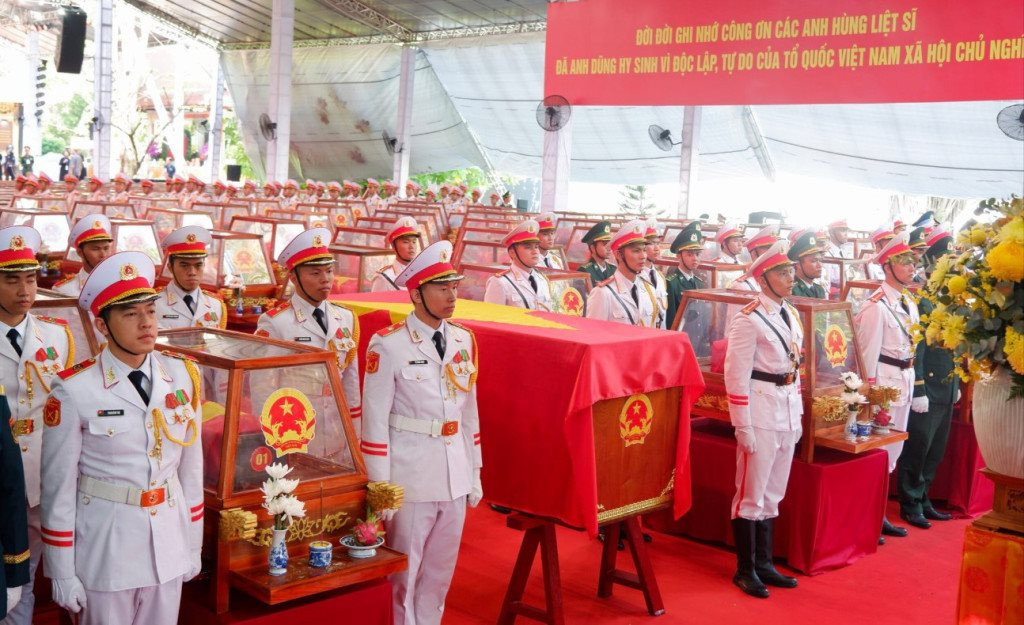 Triệu trái tim hướng về TP.HCM tiễn đưa 731 hài cốt liệt sĩ về nơi an nghỉ