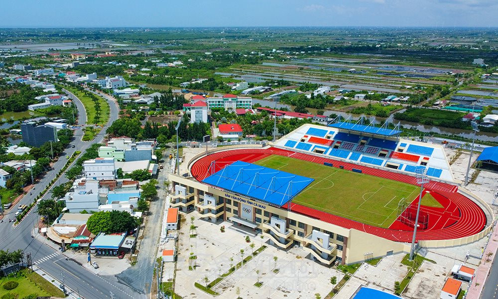 Tập đoàn của bầu Hiển khảo sát khu liên hợp thể thao hơn 8.000 chỗ ngồi tại tỉnh duy nhất Việt Nam có 3 mặt giáp biển