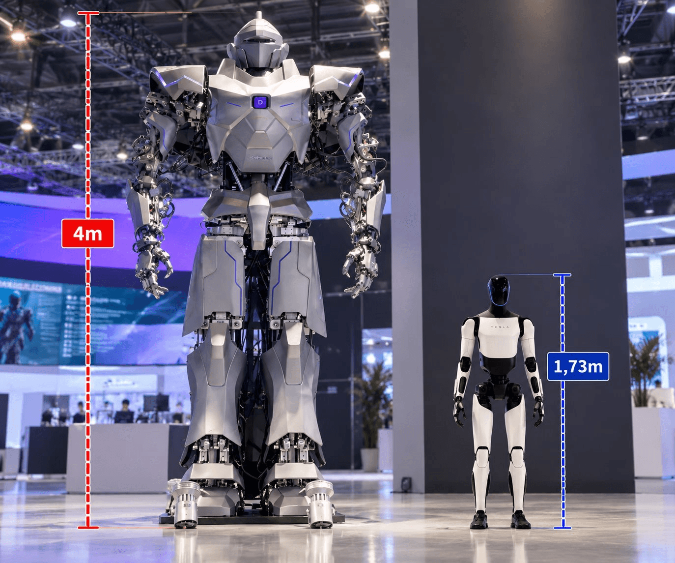 Trung Quốc ra mắt robot khổng lồ ngay tại hội chợ, cao gấp đôi robot Optimus của Elon Musk: Mục đích là gì?