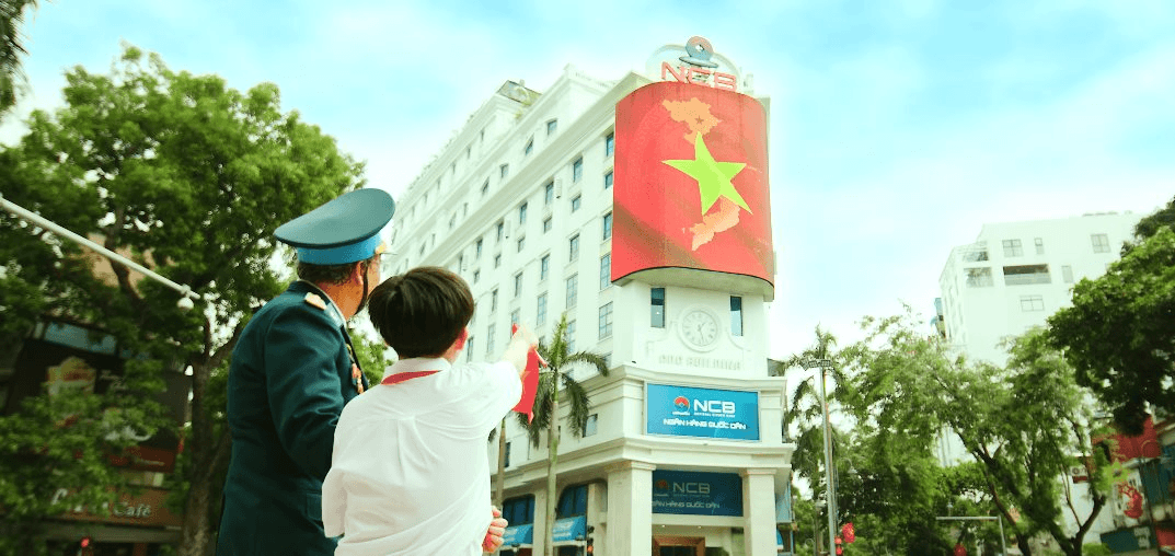 hinh-anh-trong-mv-tu-hao-tiep-buoc-tuong-lai.png