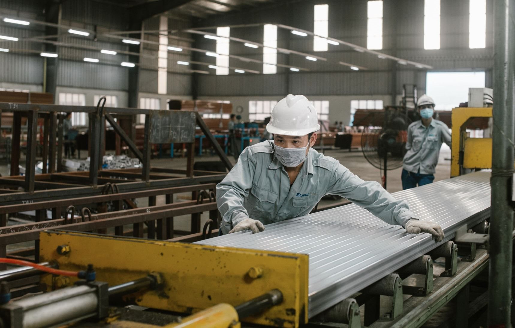 Đề xuất đưa thuế xuất khẩu một số mặt hàng nhôm, gỗ về 0%