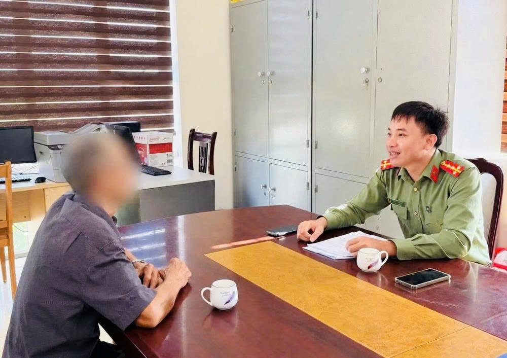 Không phát sinh giao dịch chuyển khoản, tài khoản có 65 triệu đồng nhưng không thể chứng minh được số tiền, công an làm việc với người đàn ông SN 1960 ở Hà Tĩnh 