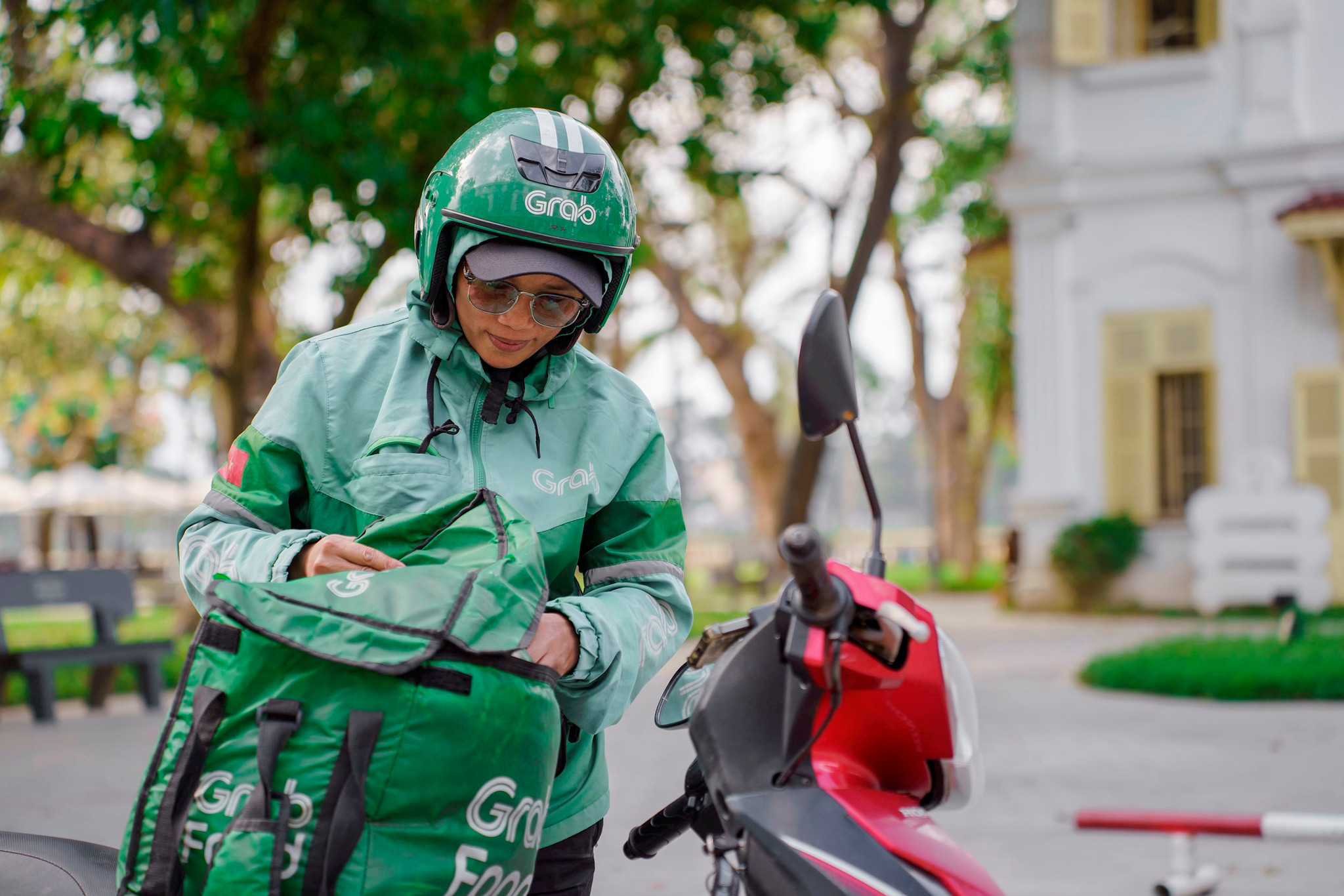 Grab hỗ trợ nhiều tài xế có hoàn cảnh khó khăn