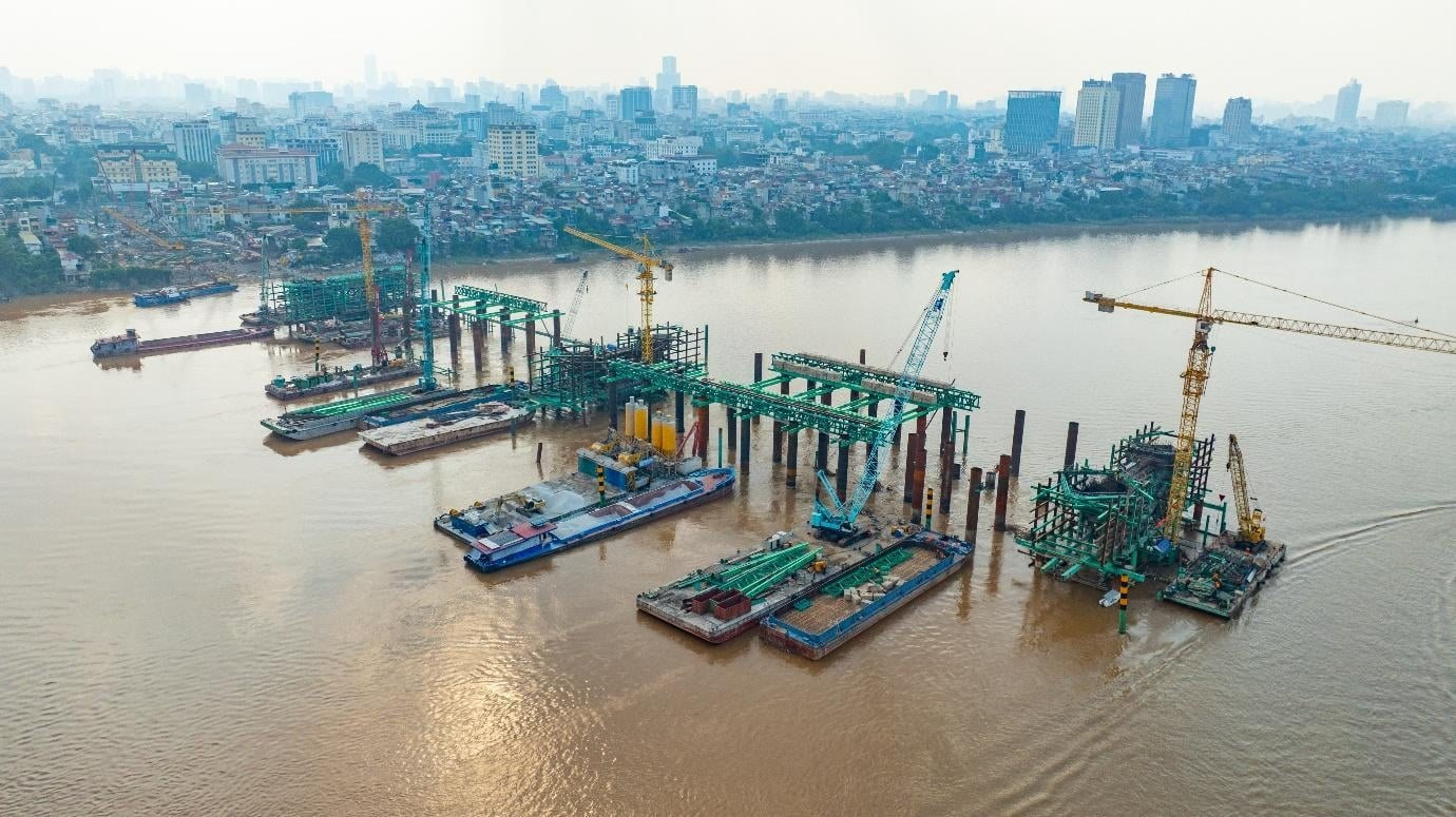 Việt Nam đang xây cây vượt sông Hồng hơn 16.000 tỷ đồng nối phố cổ với Long Biên, sở hữu thiết kế 'vòm vô cực' độc đáo, dự kiến hoàn thành ngay năm sau 