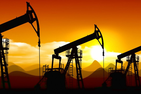 Giá dầu thế giới  tăng cao kỷ lục từ năm 2014