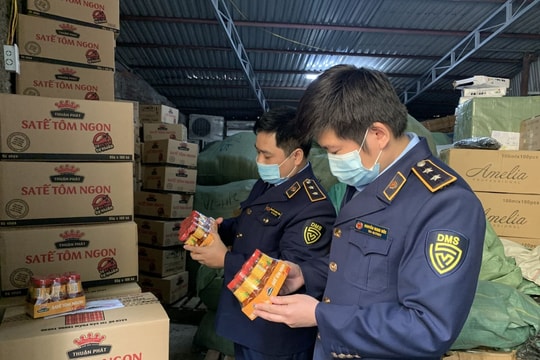 Thu giữ trên 28.000 sản phẩm Sa Tế  nghi  giả mạo  nhãn hiệu Thuận  Phát