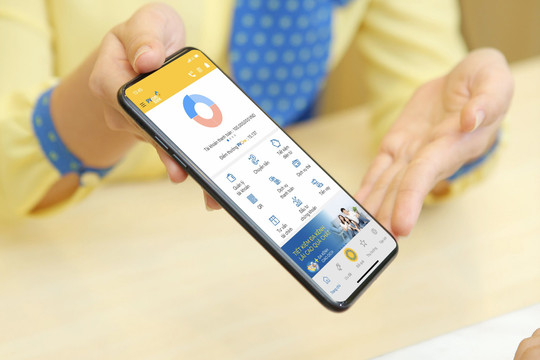Lần đầu tiên trên Mobile Banking hiển thị được chi tiết thông tin từng giao dịch