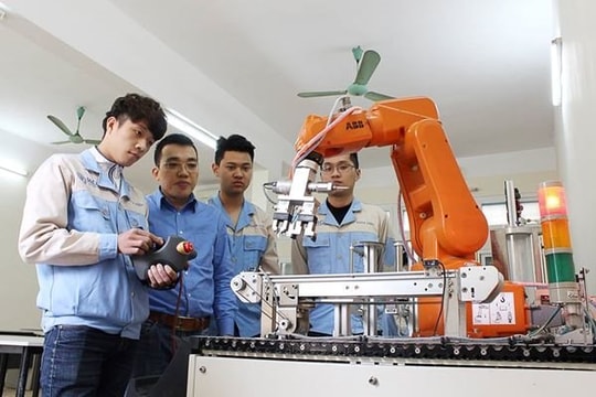 Lập Hội đồng thẩm định Quy hoạch mạng lưới cơ sở giáo dục nghề nghiệp
