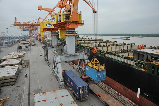 Kim ngạch xuất nhập khẩu hàng hóa đạt 3,05 tỷ USD trong 9 ngày nghỉ Tết