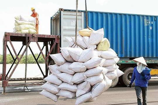 Năm 2022: Được nhập khẩu 300.000 tấn gạo từ Campuchia