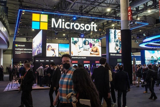 Doanh thu của Microsoft khởi sắc nhờ nhu cầu làm việc từ xa tăng cao