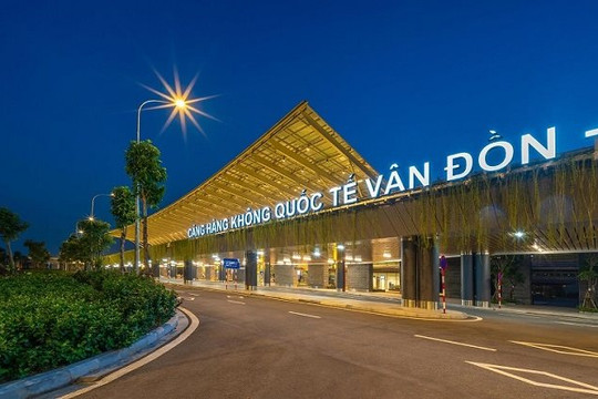 Người nước ngoài được xuất, nhập cảnh bằng thị thực điện tử tại sân bay Vân Đồn