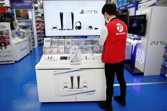 Thiếu chíp, doanh số PS5 của Sony sụt giảm 