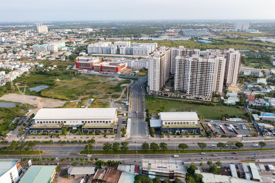 Nghịch lý về giá bất động sản tại thị trường Thành phố Hồ Chí Minh và vùng phụ cận 