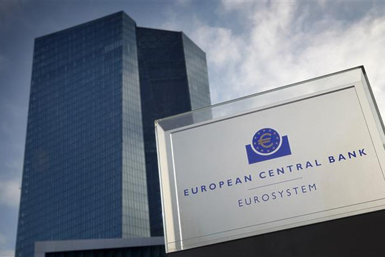 ECB tiếp tục tăng lãi suất để đối phó với lạm phát