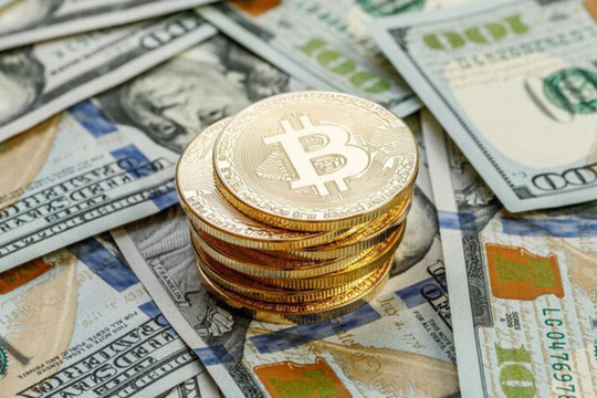 USD tăng mạnh, Bitcoin lao dốc, vàng thấp nhất 29 tháng
