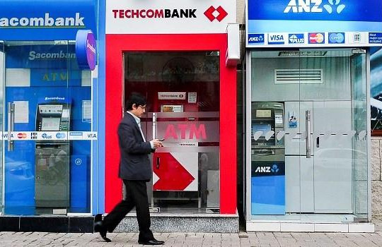 ATM ngân hàng bị “thất sủng”?