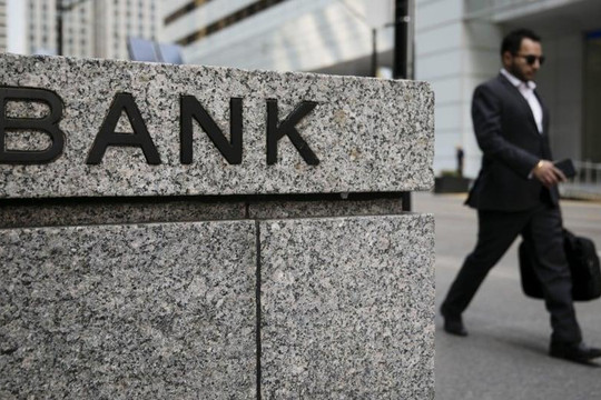 Vốn hóa “bốc hơi” gần 16 tỷ USD từ đầu năm, nhiều khó khăn vẫn bủa vây cổ phiếu ngân hàng