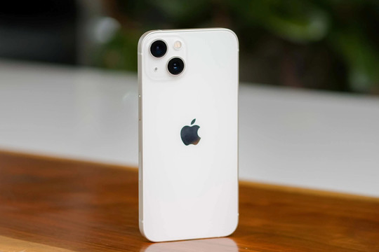 iPhone 13 giảm sâu chưa đến 19 triệu đồng, liệu có nên mua?