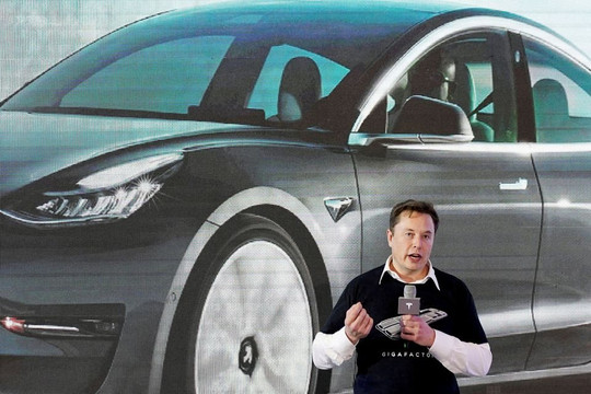 Tesla bị nghi ngờ  muốn xuất khẩu ngược xe điện từ Trung Quốc sang Mỹ, tỷ phú Elon Musk chỉ đáp lại ngắn gọn "Sai"