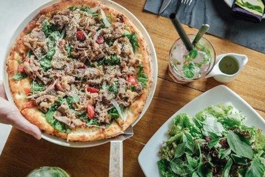 Dồn dập biến động nguồn vốn của Pizza 4P's trong tháng 11