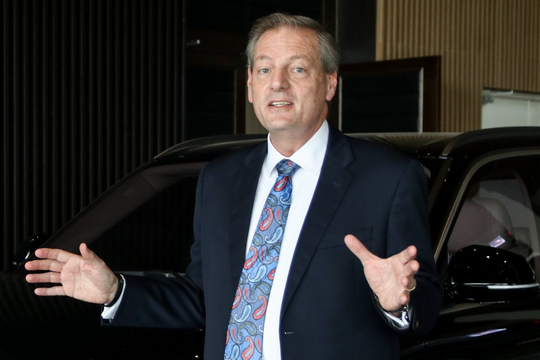 James DeLuca - CEO đầu tiên của VinFast vừa trở thành CEO mới của hãng xe điện Ả Rập Xê Út đầu tiên, liên doanh cùng Foxconn