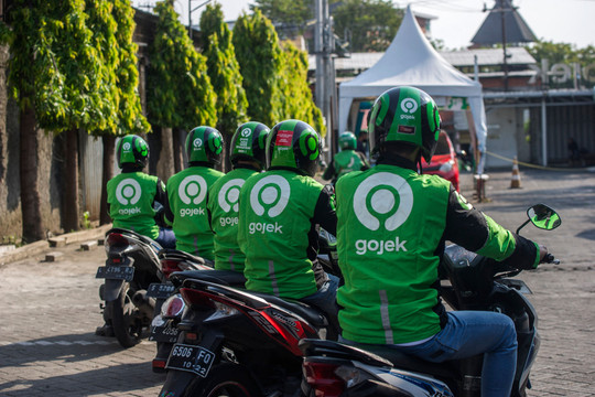 Công ty mẹ của Gojek tìm mọi cách giảm lỗ
