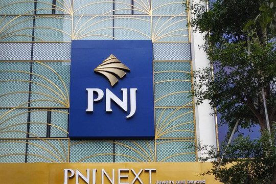 Mùa mua sắm cuối năm cận kề, PNJ báo lãi 10 tháng đạt gần 1.500 tỷ đồng, bỏ xa kế hoạch năm