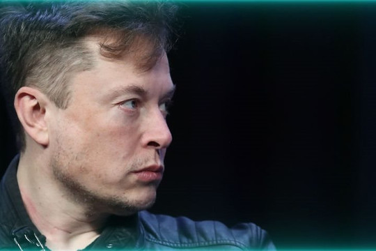 Elon Musk đang hủy hoại Tesla: Cổ phiếu giảm 50% sau 1 năm, fan trung thành giữ cổ phiếu suốt 5 năm cũng đã bán, một số van xin tỷ phú 'hãy dừng lại'