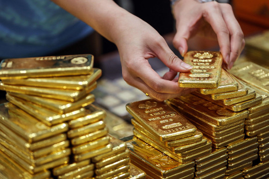 Thị trường vàng tuần qua: Giá vàng thế giới tăng cao nhất 4 tháng, trong nước quay đầu giảm