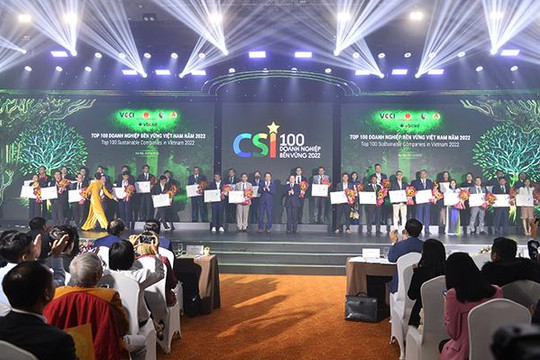 Top 100 DN phát triển bền vững Việt Nam 2022 gọi tên Digiworld, Secoin, Pharmacity...