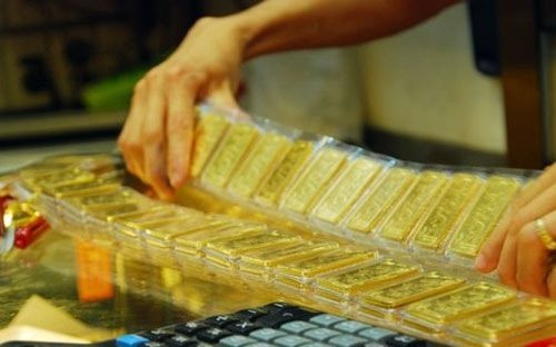 Đồng USD phục hồi đẩy giá vàng SJC rời khỏi mốc 67 triệu đồng/lượng