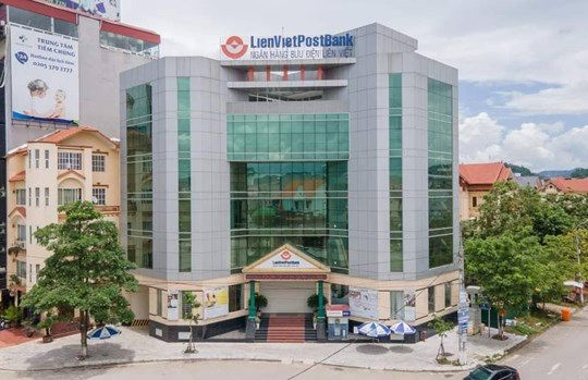Anh trai Phó Chủ tịch LienVietPostBank muốn bán hơn 15 triệu cổ phiếu LPB