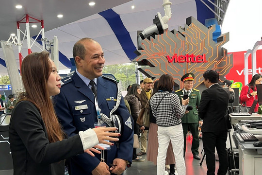 Viettel hiện thực khát vọng ‘go global’ với nghiên cứu công nghệ cao tại Vietnam Defence 2022