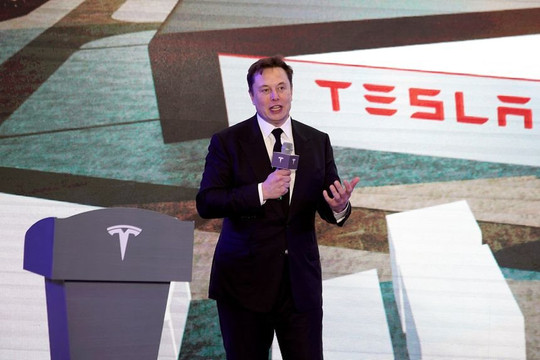 Nhà đầu tư của Tesla kêu trời: 'Không biết ai đang điều hành công ty vì Elon Musk chỉ mải mê với Twitter'