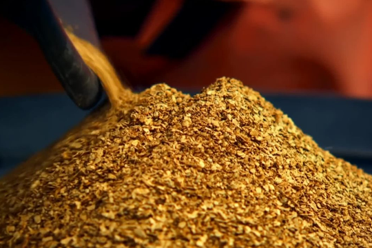 Trung Quốc rộ cơn sốt 'khai thác vàng tại nhà': Biến rác thành kim loại quý dễ 'như ăn kẹo', dụng cụ 'luyện vàng' được bán nhan nhản 