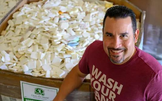 Clean the World: Tổ chức đặc biệt "tái sinh" hàng triệu cân xà phòng "vứt đi" từ các khách sạn khắp thế giới để cứu mạng người 
