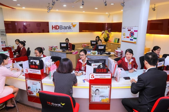 Lãnh đạo HDBank liên tục đăng ký mua vào cổ phiếu