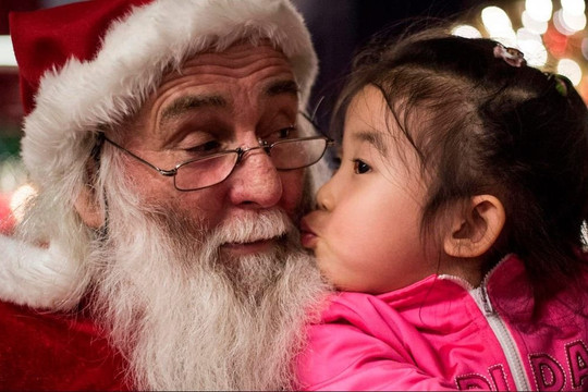 Forbes: Mỹ là "ông già Noel hào phóng" vì đã tặng cho Trung Quốc 3 món quà Giáng sinh này