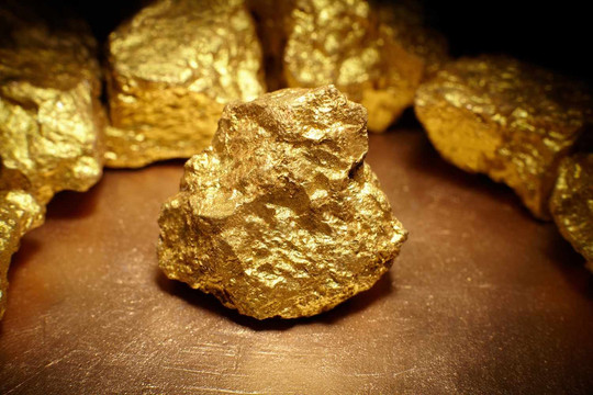 Giá vàng sẽ lên 4.000 USD/ounce trong năm 2023?