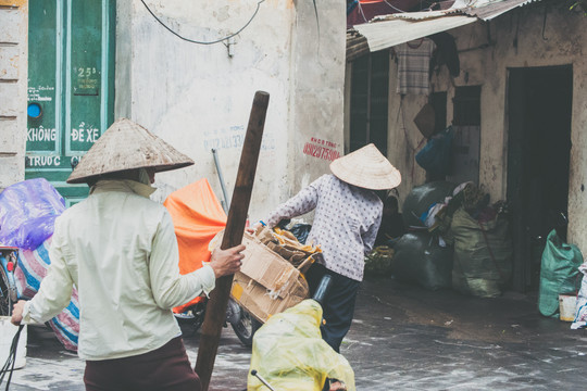Hé lộ thu nhập và những góc khuất của lao động phi chính thức ở Việt Nam
