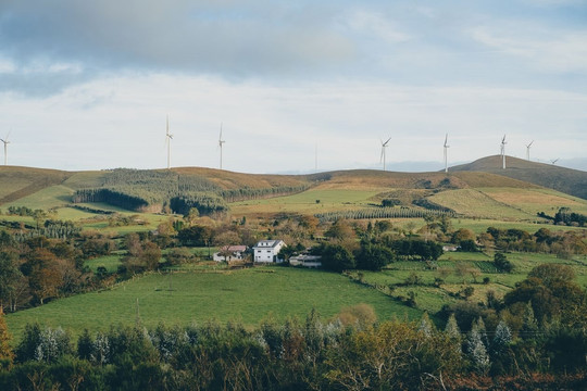 Công cuộc chuyển đổi 'xanh' của châu Âu giảm tốc vì dân địa phương: Sợ tuabin gió làm hỏng cảnh quan dù đây là loại năng lượng sạch nhất 