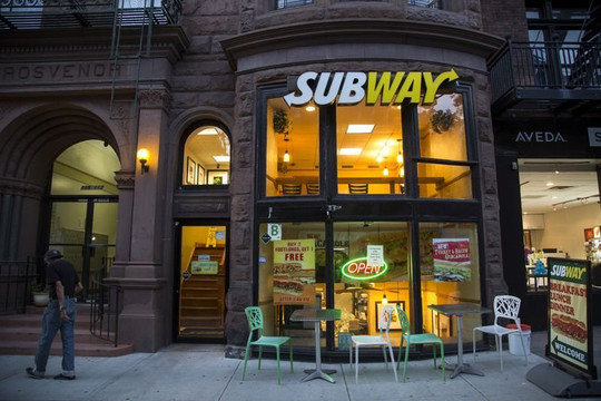 Chuỗi Subway đang cân nhắc bán mình, những người thừa kế của 2 nhà sáng lập sắp nhận 'cơn mưa tiền'