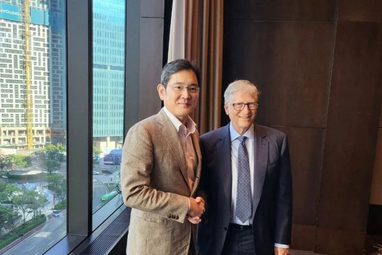 Tỷ phú Bill Gates đến thẳng trụ sở Samsung: một màn hợp tác mới của ông chủ Microsoft hay còn một điều đặc biệt khác?