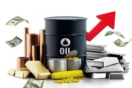 Thị trường ngày 21/1: Giá vàng và đồng giảm, dầu, cao su và quặng sắt tăng