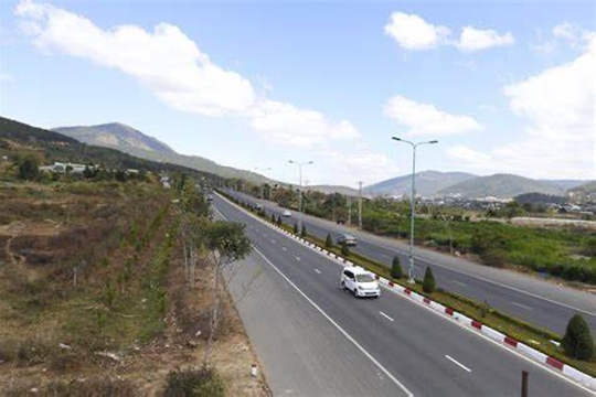 Đẩy nhanh tiến độ khởi công cao tốc Tân Phú - Bảo Lộc trong tháng 9/2023   