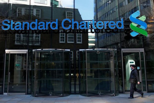 Chuyện gì đang xảy ra với Standard Chartered: Bị đồn sắp bán mình, giá từ 30 – 35 tỷ USD