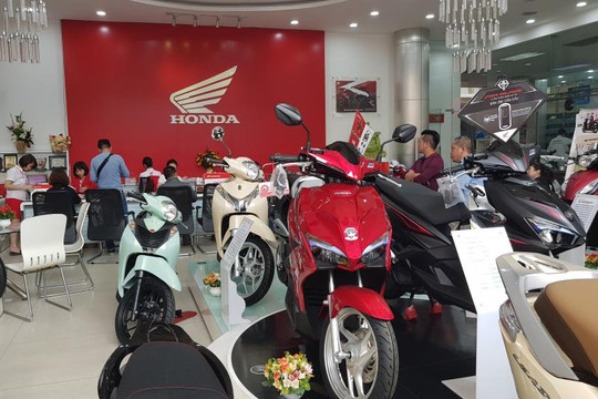 Mỗi ngày người Việt mua hơn 8.200 chiếc xe máy, riêng hãng Honda Việt Nam đều đặn cứ 2 năm xuất xưởng 5 triệu xe