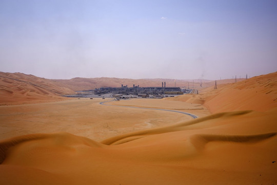 Ai cũng biết Ả Rập Saudi nổi tiếng vì dầu mỏ, nhưng đây là những cảnh khai thác mà ít người được tận mắt thấy
