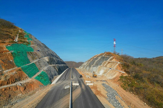 Bộ giao thông Vận tải kiến nghị Thủ tướng gỡ khó vật liệu cho cao tốc Vĩnh Hảo - Phan Thiết